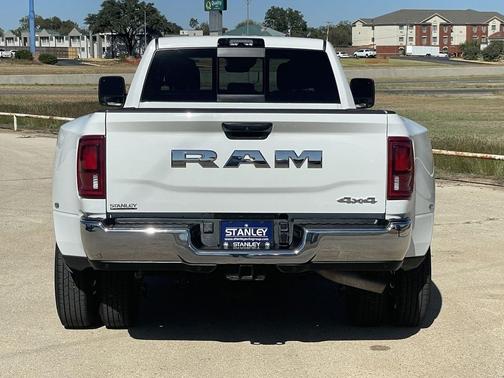 2025 RAM 3500 Tradesman Crew Cab 4x4 8' Box