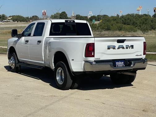 2025 RAM 3500 Tradesman Crew Cab 4x4 8' Box
