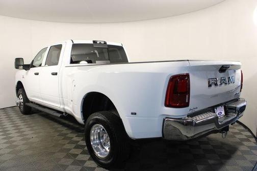 2025 RAM 3500 Tradesman Crew Cab 4x4 8' Box