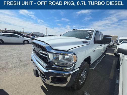 2024 RAM 2500 Tradesman Crew Cab 4x4 8' Box