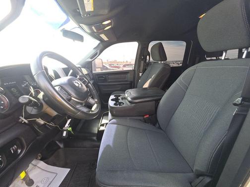 2024 RAM 2500 Tradesman Crew Cab 4x4 8' Box