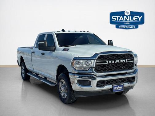 2023 RAM 2500 Tradesman Crew Cab 4x4 6'4' Box