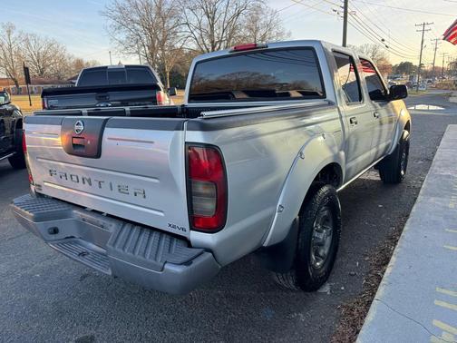 2004 Nissan Frontier XE-V6 Crew Cab