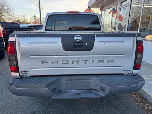 2004 Nissan Frontier XE-V6 Crew Cab