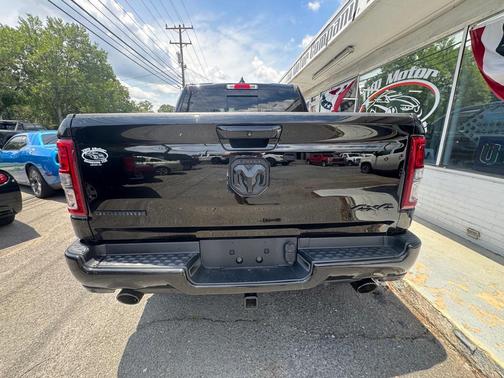 Diamond Black Crystal Pearlcoat 2020 RAM 1500 Big Horn/Lone Star