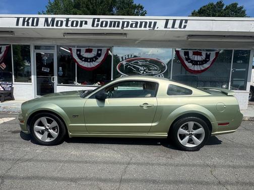 Legend Lime Clearcoat Metallic 2005 Ford Mustang GT