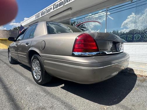 2001 Ford Crown Victoria LX