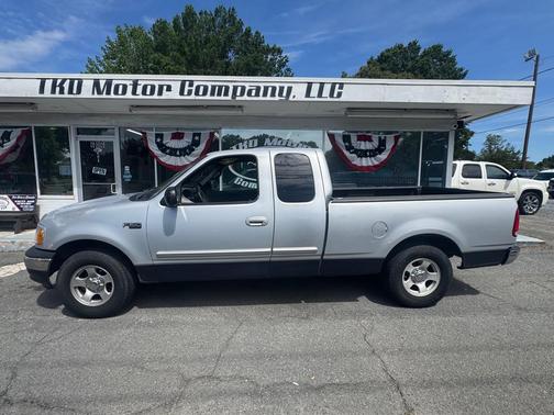 Silver Clearcoat Metallic 2001 Ford F-150 XLT SuperCab