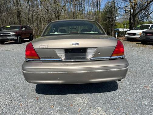 2001 Ford Crown Victoria LX