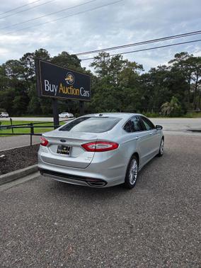 2013 Ford Fusion SE