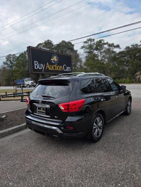 2017 Nissan Pathfinder SL