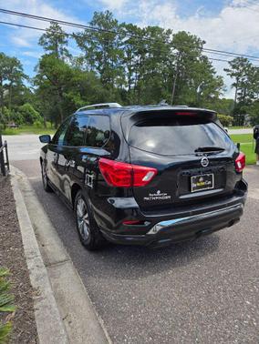 2019 Nissan Pathfinder S