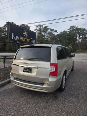 2014 Chrysler Town & Country Touring