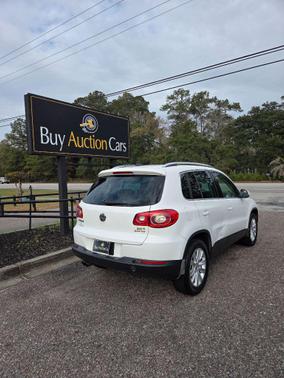 2009 Volkswagen Tiguan Base