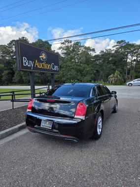2015 Chrysler 300 Limited