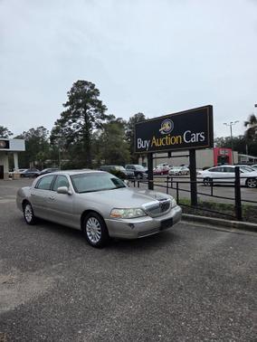 2003 Lincoln Town Car Executive