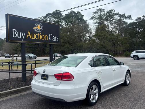 2013 Volkswagen Passat 2.5 SE