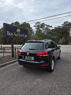 2011 Volkswagen Touareg VR6 Sport