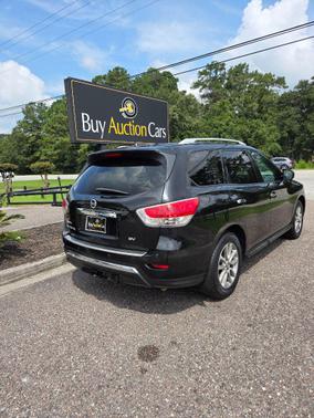 2016 Nissan Pathfinder SV