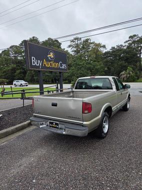 2000 Chevrolet S-10 Base