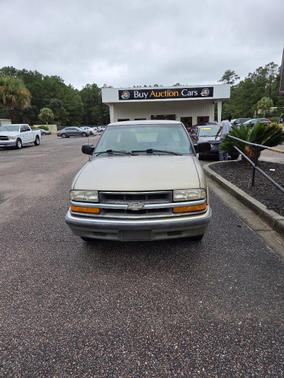 2000 Chevrolet S-10 Base