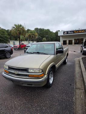 2000 Chevrolet S-10 Base