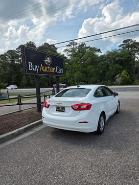 Summit White 2017 Chevrolet Cruze LS