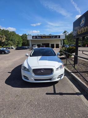 Polaris White 2014 Jaguar XJ Base