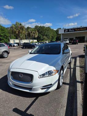 Polaris White 2014 Jaguar XJ Base