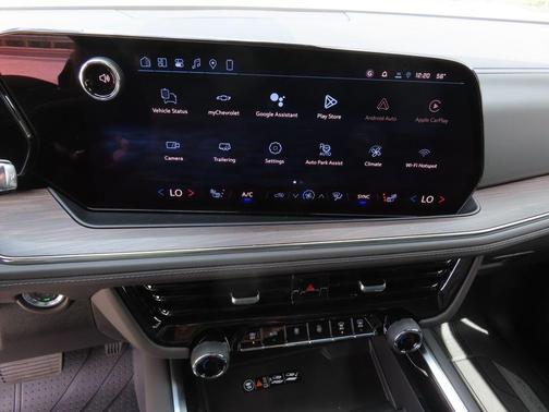 Black 2026 Chevrolet Suburban Z71