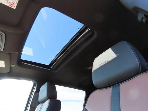 Summit White 2023 Chevrolet Silverado 3500 High Country