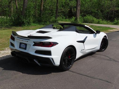 Arctic White 2026 Chevrolet Corvette Z06