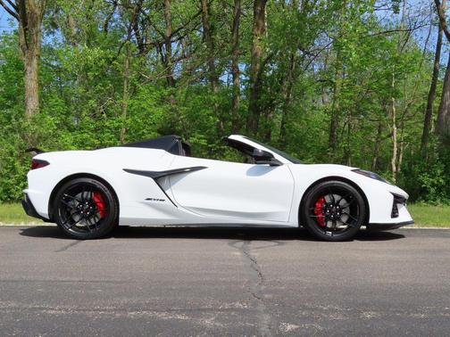 Arctic White 2026 Chevrolet Corvette Z06