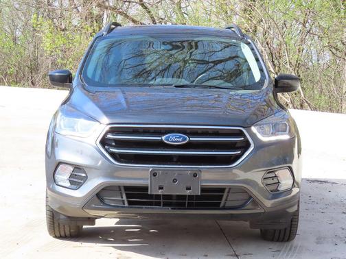 Magnetic Metallic 2018 Ford Escape SE