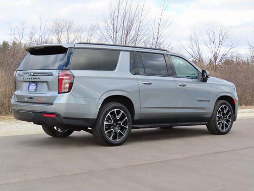 2023 Chevrolet Suburban RST
