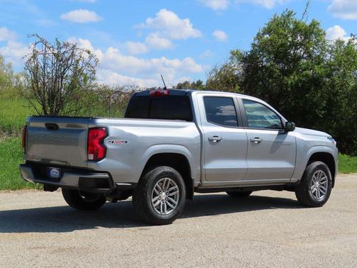 Sterling Gray Metallic 2024 Chevrolet Colorado LT