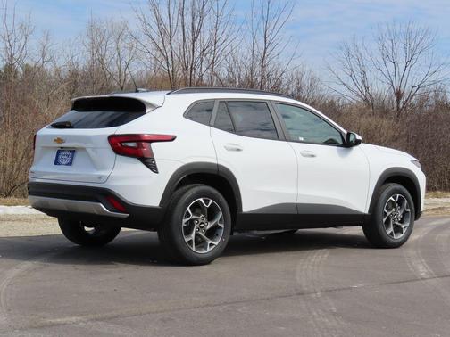 Summit White 2026 Chevrolet Trax LT