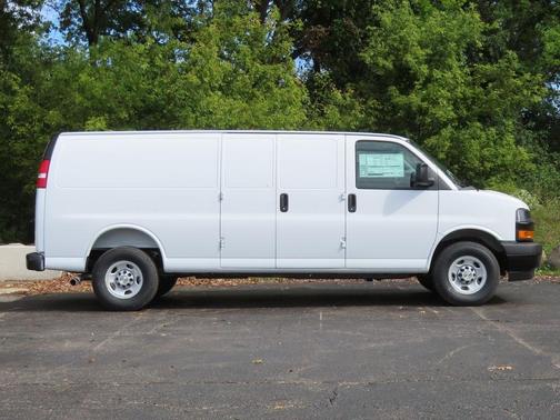 2025 Chevrolet Express 3500 Work Van