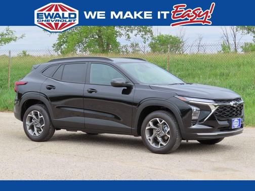 Mosaic Black Metallic 2026 Chevrolet Trax LT