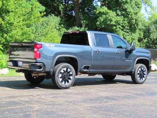 Shadow Gray Metallic 2020 Chevrolet Silverado 2500 Custom