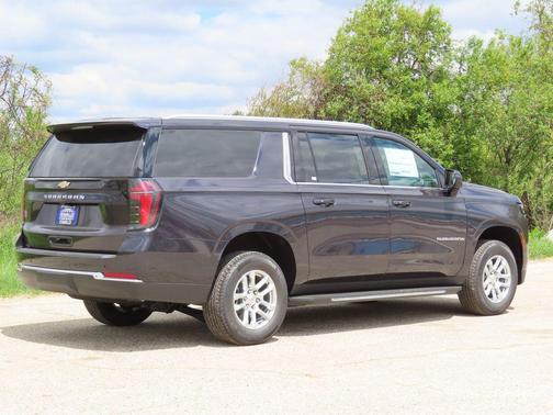 Dark Ash Metallic 2026 Chevrolet Suburban LS