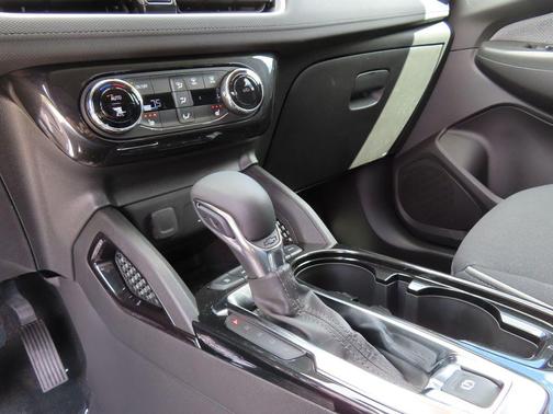 Summit White 2026 Chevrolet Trailblazer LT