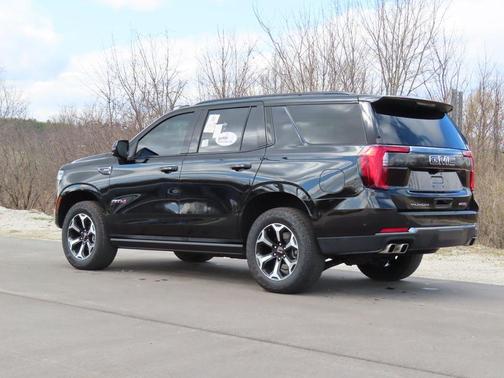 Onyx Black 2025 GMC Yukon AT4