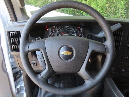 Summit White 2025 Chevrolet Express 2500 Work Van