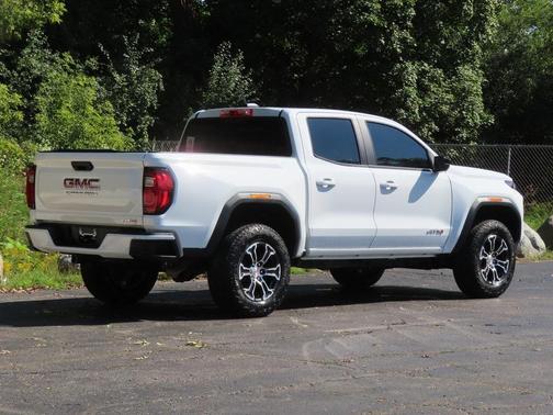 2023 GMC Canyon AT4