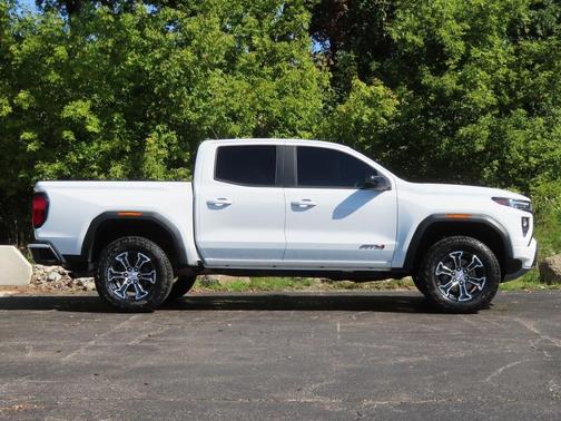 2023 GMC Canyon AT4