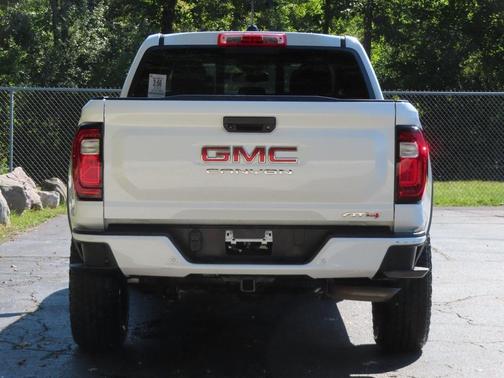 2023 GMC Canyon AT4