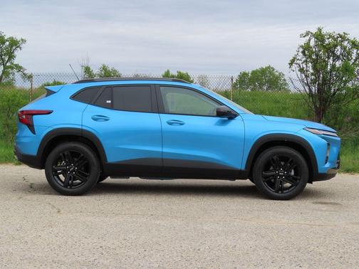 Marina Blue 2026 Chevrolet Trax ACTIV