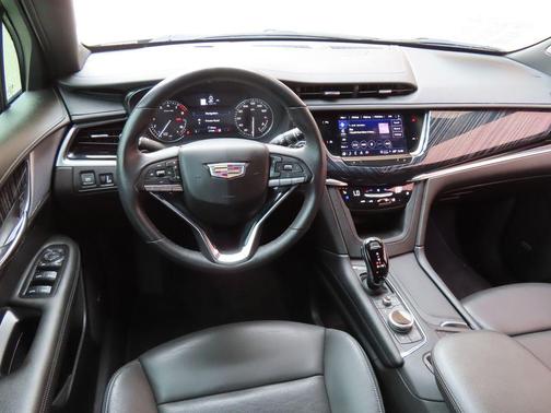 Silver Metallic 2024 Cadillac XT6 Premium Luxury AWD