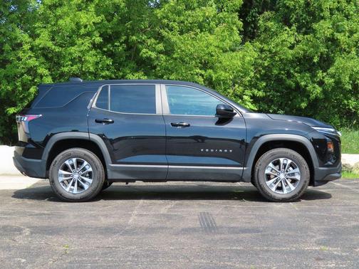 Mosaic Black Metallic 2026 Chevrolet Equinox LT